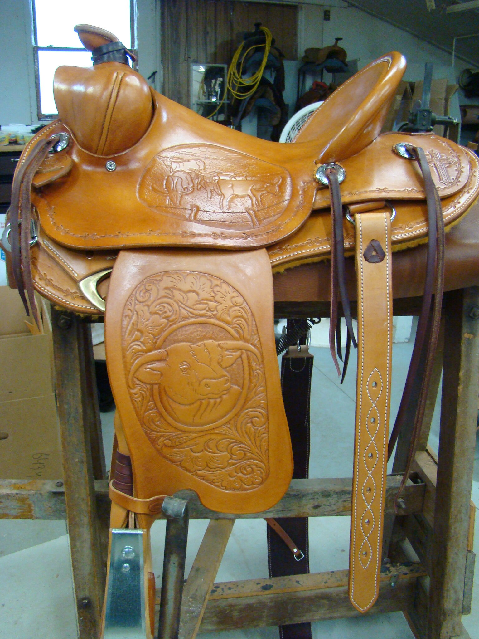 Saddle 12